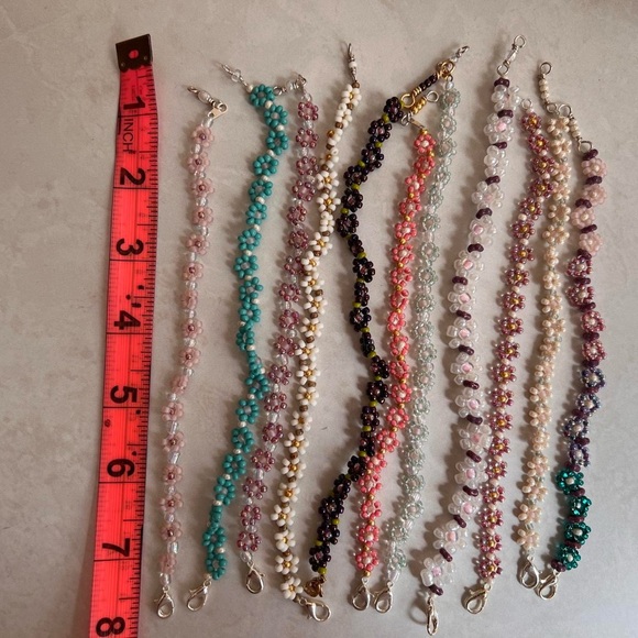 Colorful Flower Beaded Bracelet - Picture 7 of 8